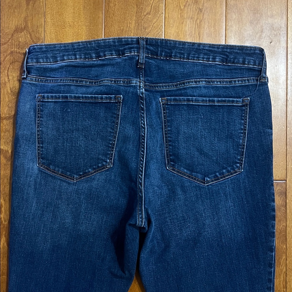 Old Navy Mid-Rise Rockstar Super Skinny Jeans Women’s Size 18 Medium Wash Distre - Picture 9 of 12